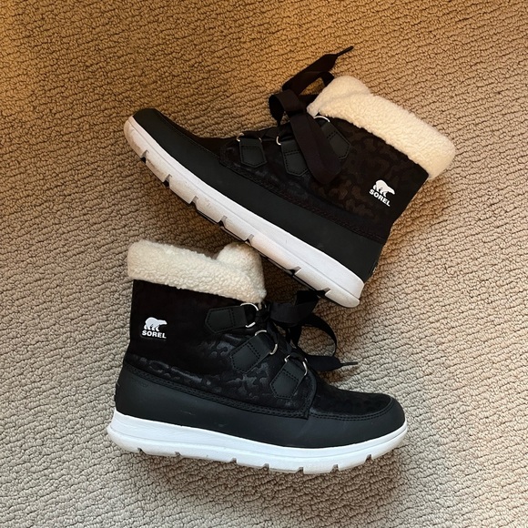 Sorel Out and About Leopard print boots size 9 - Picture 1 of 10